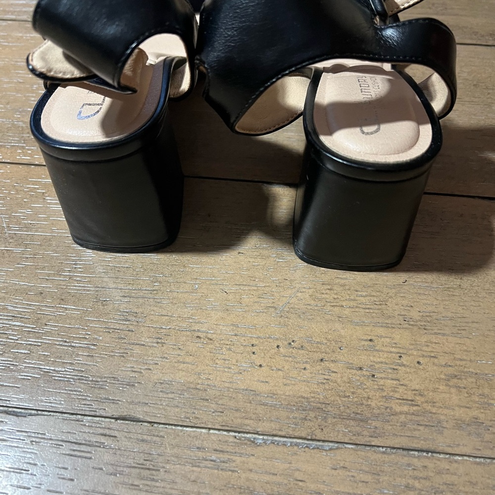 CL Laundry Black Women's Sandals with blocked heel - Picture 3 of 7